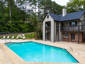 Laurel Crossing in Lagrange, GA - Building Photo