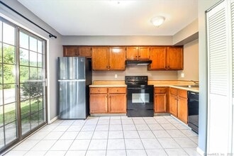 173 Aspetuck Vlg in New Milford, CT - Building Photo - Building Photo