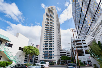 Kauhale Kaka'ako in Honolulu, HI - Building Photo - Building Photo