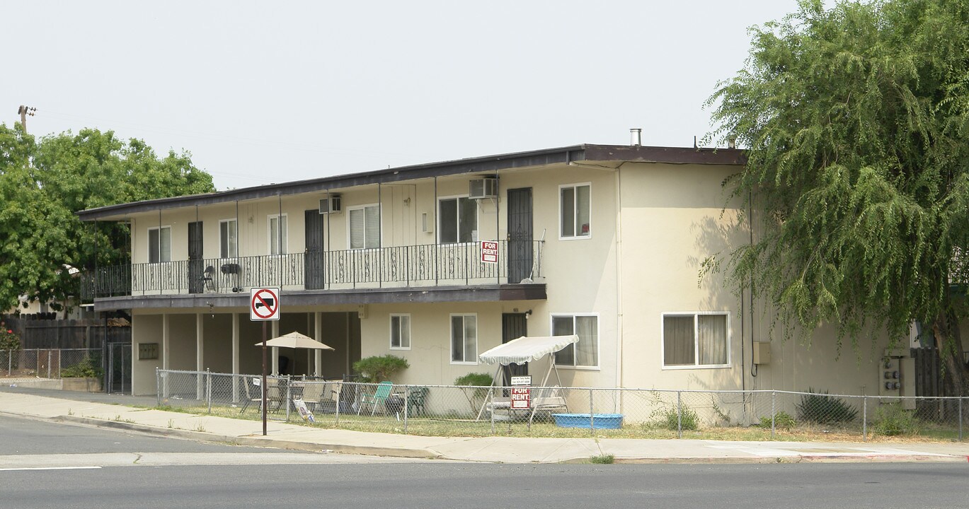200 Robert in Antioch, CA - Foto de edificio