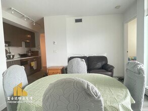 13350 Central Av in Surrey, BC - Building Photo - Building Photo