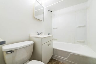 14133 S School St Riverdale, IL 60827 in Riverdale, IL - Foto de edificio - Building Photo