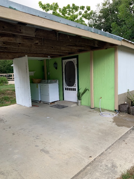 1014 S Rogers St in Waxahachie, TX - Building Photo
