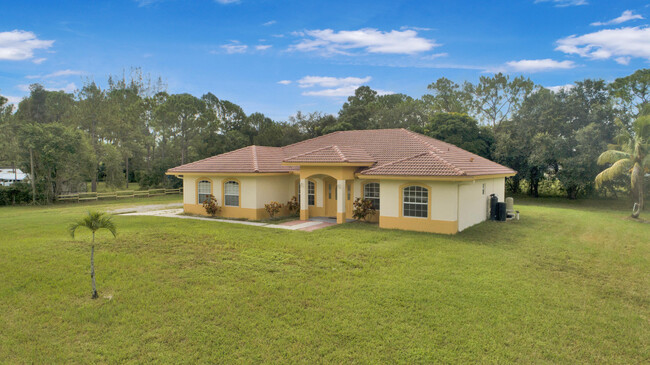 14770 67th St N in Loxahatchee, FL - Building Photo - Building Photo