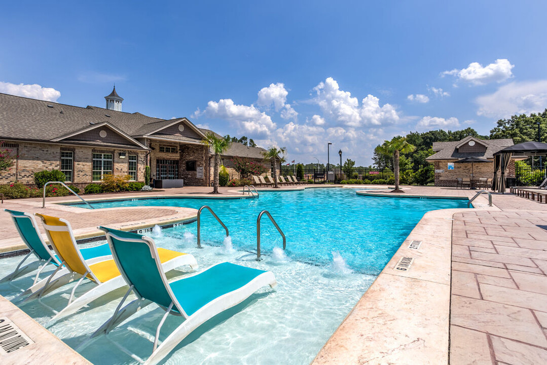 Adeline at White Oak in Garner, NC - Foto de edificio