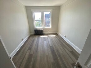 38-40 Kelly Pkwy-Unit -D1 in Bayonne, NJ - Building Photo - Building Photo