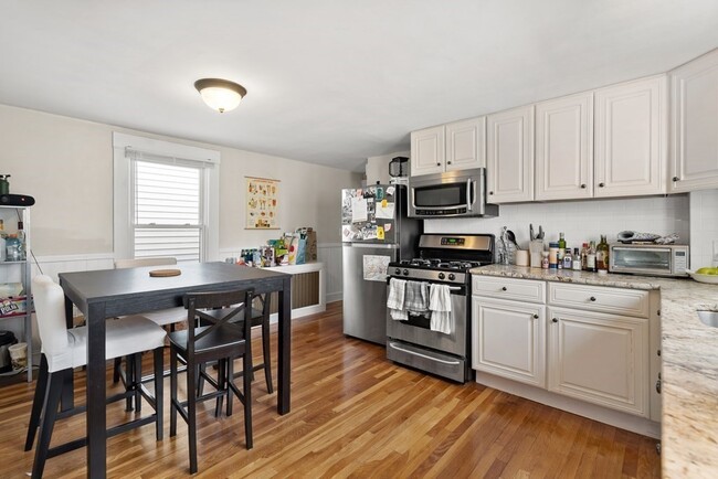 68 Pleasant St, Unit 2
