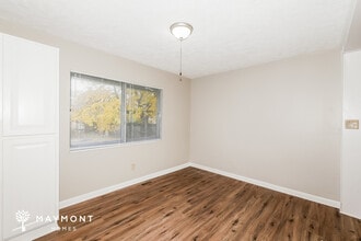 44 Hyde Park Row in Brownsburg, IN - Foto de edificio - Building Photo