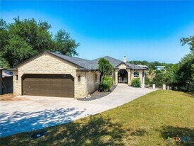 321 Village View Dr in Canyon Lake, TX - Building Photo