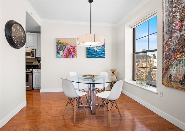 700 Harrison Ave, Unit 2F in Boston, MA - Foto de edificio - Building Photo