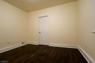 405 S 12th St, Unit 1 in Newark, NJ - Foto de edificio - Building Photo