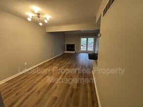 1424 Applegate Ct in Lawrence, KS - Building Photo - Building Photo