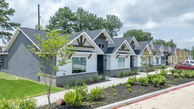 The Vintage at Lake Road in Houston, TX - Building Photo - Building Photo