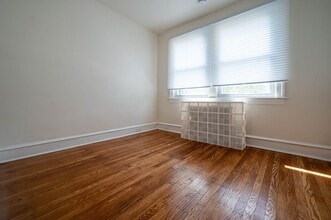 358 E Spring Ave in Ardmore, PA - Building Photo - Building Photo