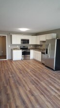 301 7th Ave-Unit -205 in Pelican Rapids, MN - Building Photo - Building Photo