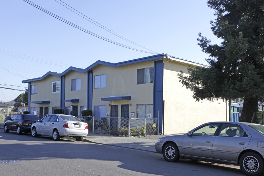 24619 Soto Rd in Hayward, CA - Foto de edificio