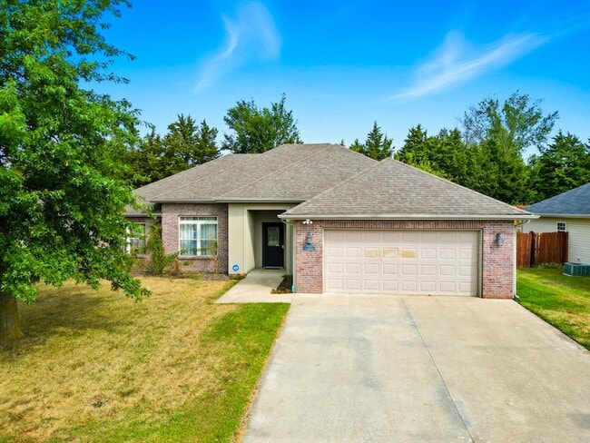 4809 Bullhead Ln in Columbia, MO - Foto de edificio - Building Photo