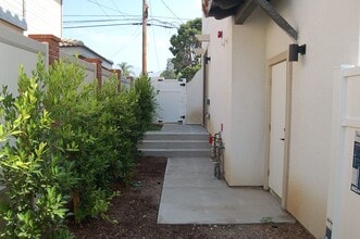 425 W Duarte Rd in Monrovia, CA - Building Photo - Building Photo
