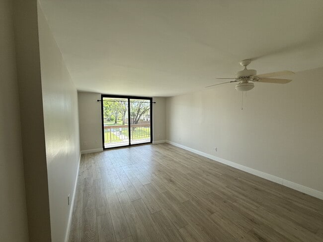 8301 SW 142nd Ave, Unit 204 in Miami, FL - Building Photo - Building Photo