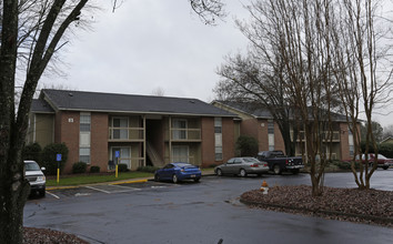 Summertree Apartments in Duncan, SC - Building Photo - Building Photo