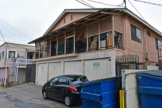 1557 Pine Ave in Long Beach, CA - Building Photo - Building Photo