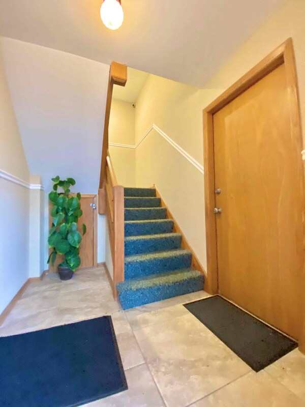 8629 W Summerdale Ave-Unit -1 in Chicago, IL - Building Photo - Building Photo