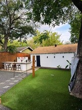 5232 Parry Ave in Dallas, TX - Foto de edificio - Building Photo