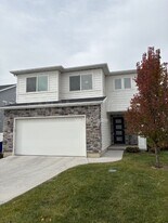 1616 W Parkview Dr in Syracuse, UT - Building Photo