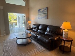 6773 Southern Oak Ct in Naples, FL - Building Photo - Building Photo
