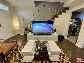 2317 Scarff St in Los Angeles, CA - Foto de edificio - Building Photo