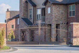 Villas at the Plaza in Joplin, MO - Foto de edificio - Building Photo