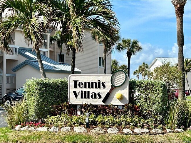 484 NE Plantation Rd