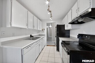 4068 S Atchison Way in Aurora, CO - Foto de edificio - Building Photo