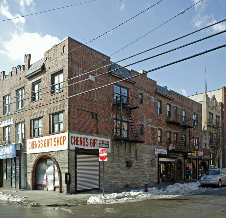 100-26 41st Ave in Corona, NY - Building Photo