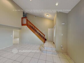 8216 NW 192nd Terrace in Hialeah, FL - Building Photo - Building Photo