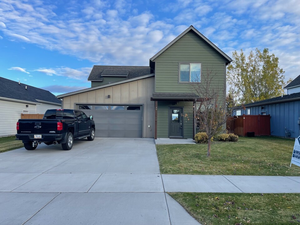 49 Ramshorn Peak Ln in Bozeman, MT - Building Photo