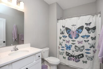 The Meadows at Keefer Creek in Fort Wayne, IN - Foto de edificio - Interior Photo