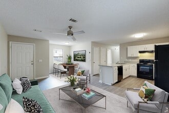 The Reserve at Pensacola in Pensacola, FL - Building Photo - Building Photo