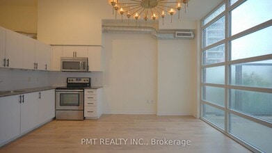 1410-1410 Dupont St in Toronto, ON - Building Photo - Building Photo