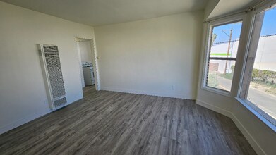 3011 Carmona Ave in Los Angeles, CA - Building Photo - Building Photo