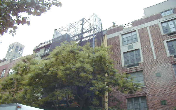 124 Waverly Pl in New York, NY - Building Photo - Building Photo