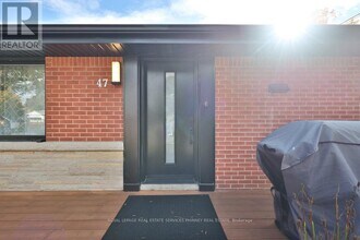 47 Castlefield Dr in Hamilton, ON - Building Photo - Building Photo