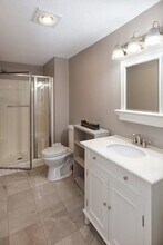 30 Revere Beach Pky, Unit 1 in Medford, MA - Foto de edificio - Building Photo