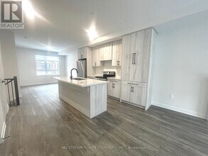 23 Chapple Ln. in Richmond Hill, ON - Building Photo - Building Photo