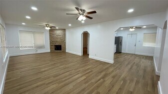 604 Glenn Pkwy in Hollywood, FL - Building Photo