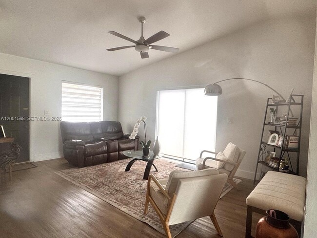 11450 SW 75th Terrace in Miami, FL - Building Photo - Building Photo