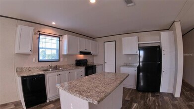 9722 Scepter Ave in Brooksville, FL - Foto de edificio - Building Photo