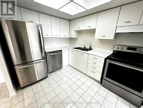 1093-1093 Kingston Rd in Toronto, ON - Building Photo - Building Photo