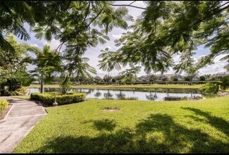1875 Florida Club Dr in Naples, FL - Building Photo - Building Photo