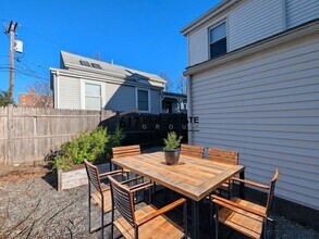 5 Rifle Ct in Watertown, MA - Building Photo - Building Photo